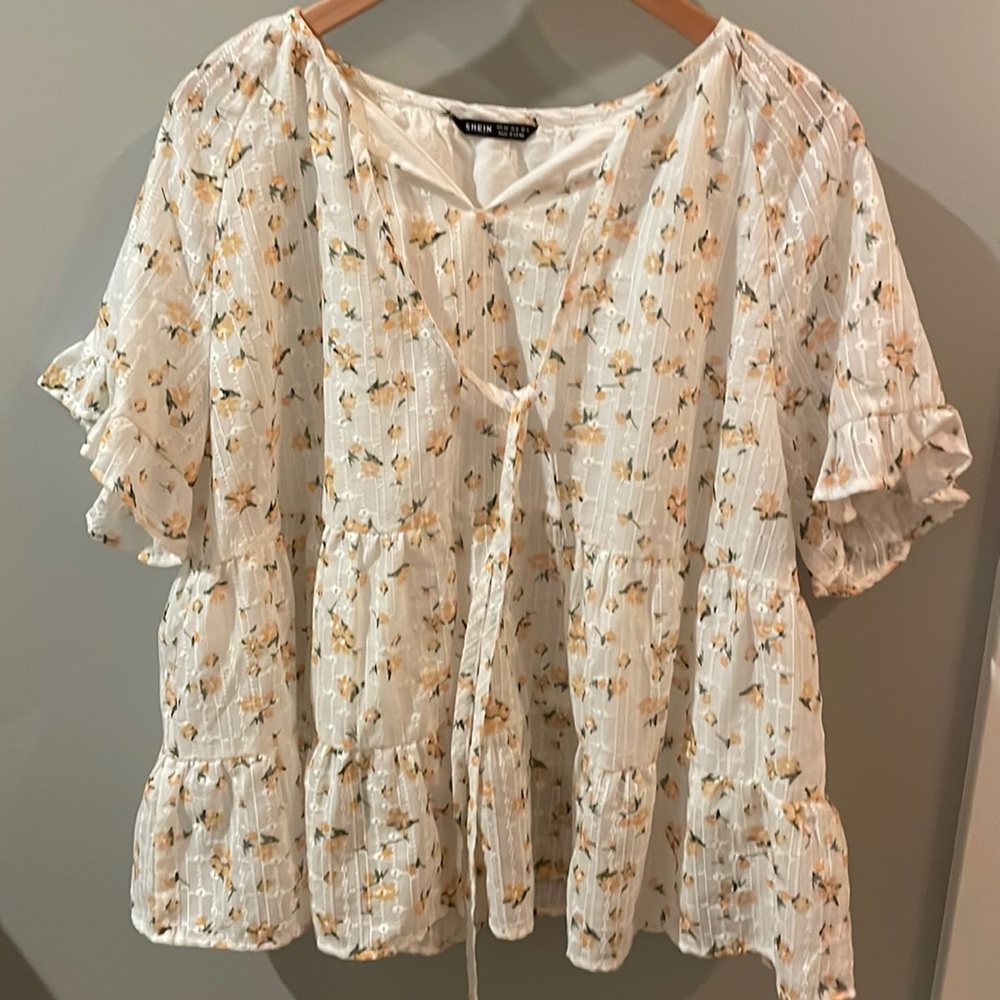 2XL shein white floral top